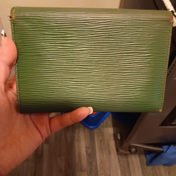 LV EPI WALLET - Picture 2 of 8